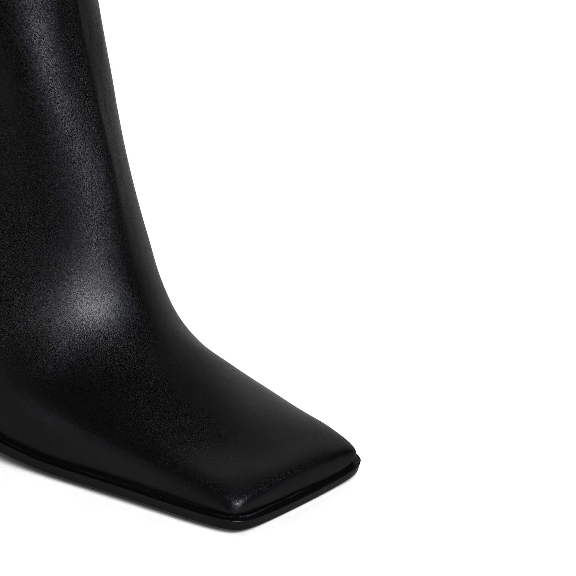 Alaïa Square Chelsea Boots In Leather