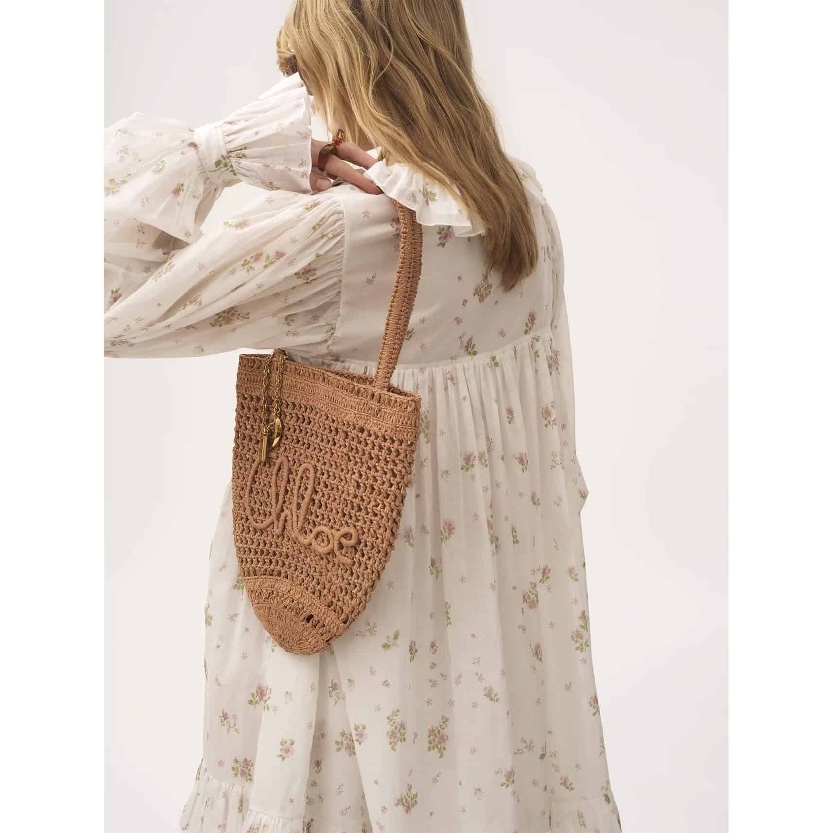 Chloé Small Summer Banana Tote Bag In Raffia