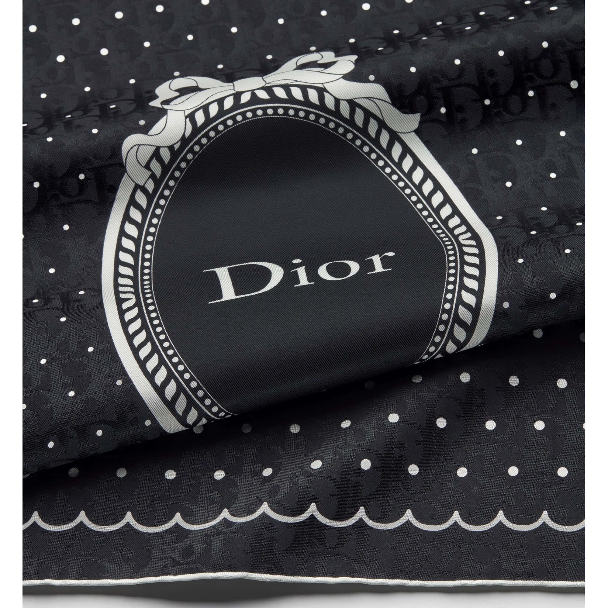 Dior Polkadior Oblique Square 70