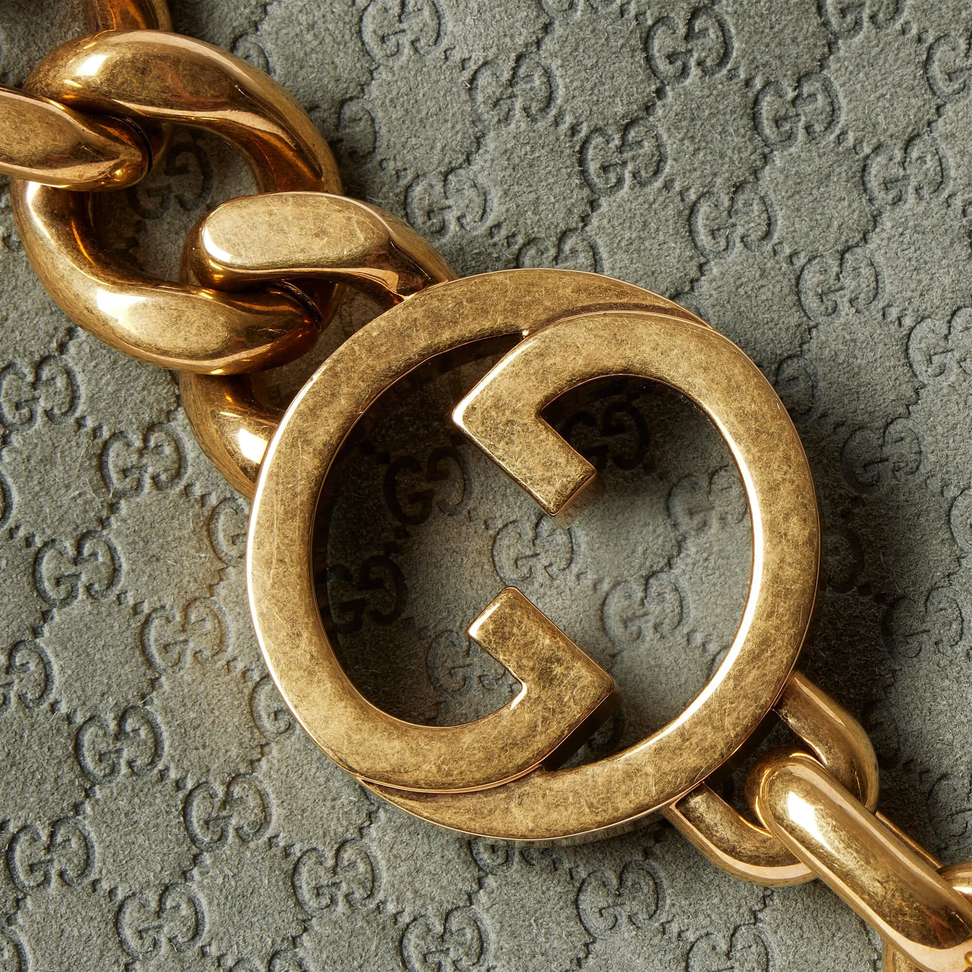 Gucci Large Shoulder Bag With Chain