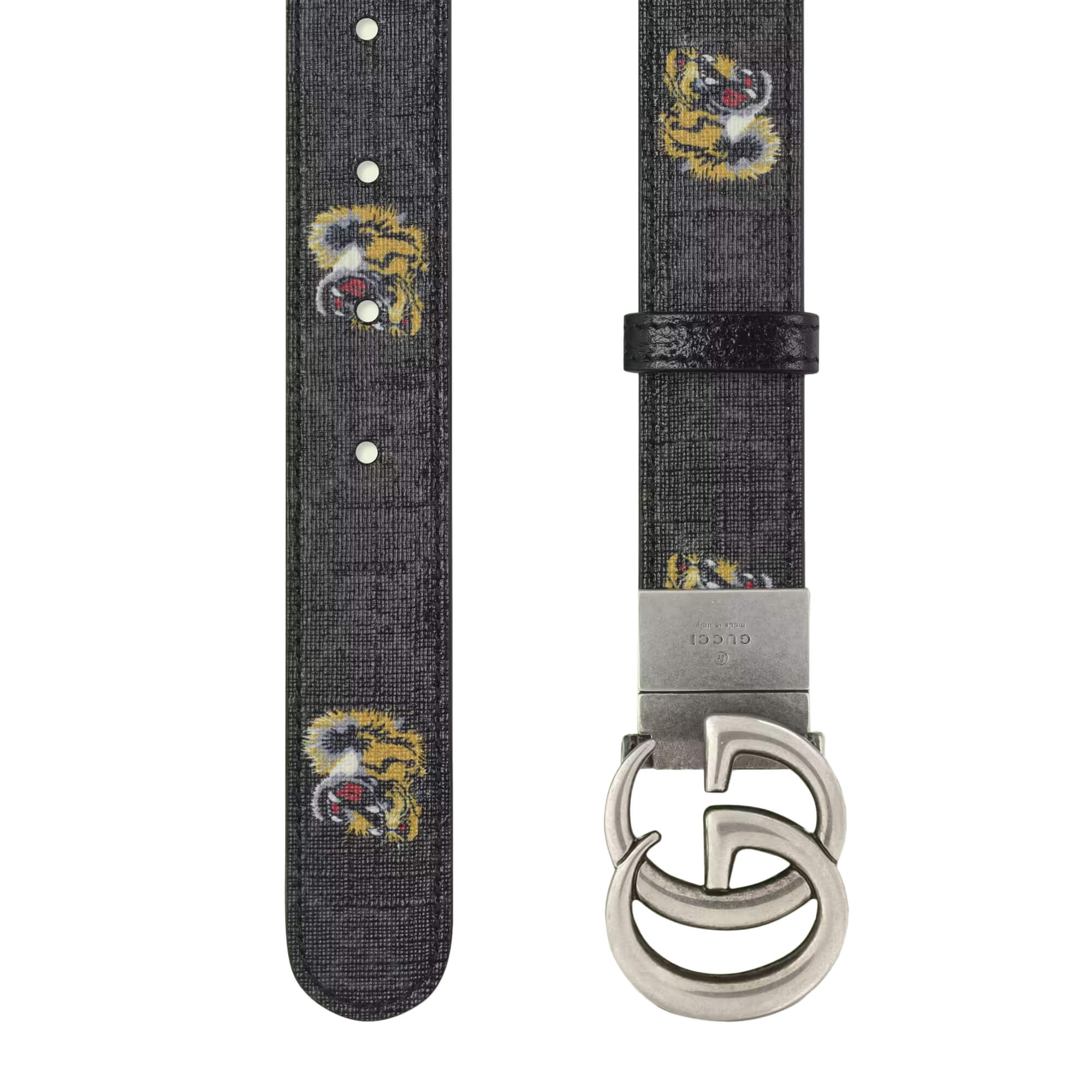 Được trang bị họa tiết hổ hoa và logo GG đặc trưng, Gucci GG Marmont Tiger Print Reversible Belt sẽ là món phụ kiện hoàn hảo cho bất kỳ bộ trang phục nào của bạn. Hãy xem hình ảnh liên quan để chiêm ngưỡng sự kết hợp tinh tế của Gucci trong từng chi tiết.