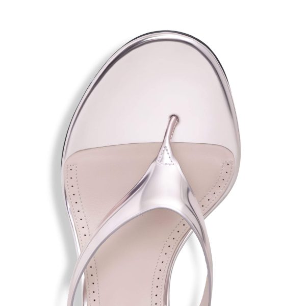 Alaïa infradito Sandals In Laminated Leather - Image 4